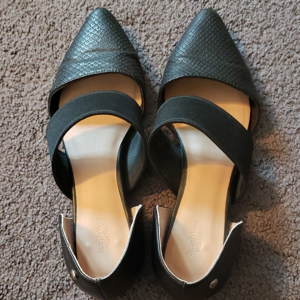 Simply Vera Vera Wang Black Flats 6.6